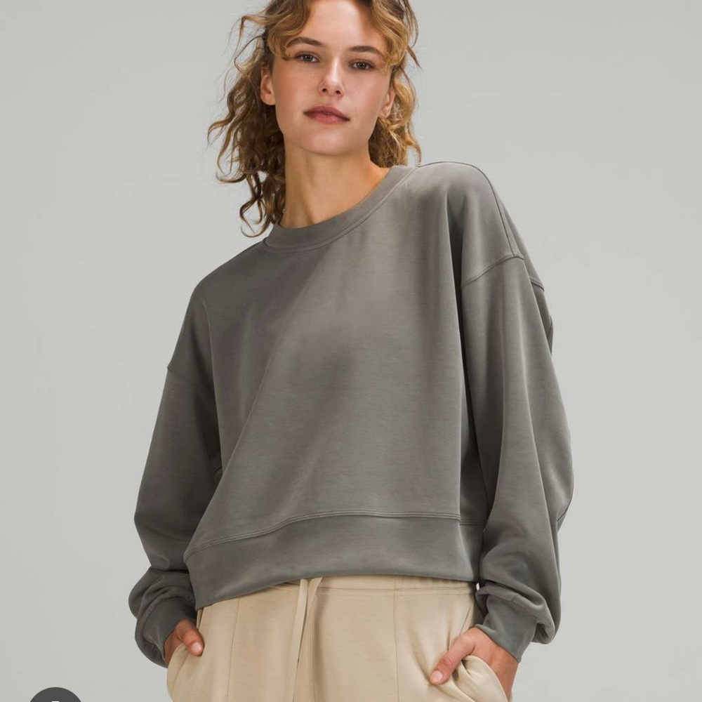 Lululemon Softstreme cropped crew